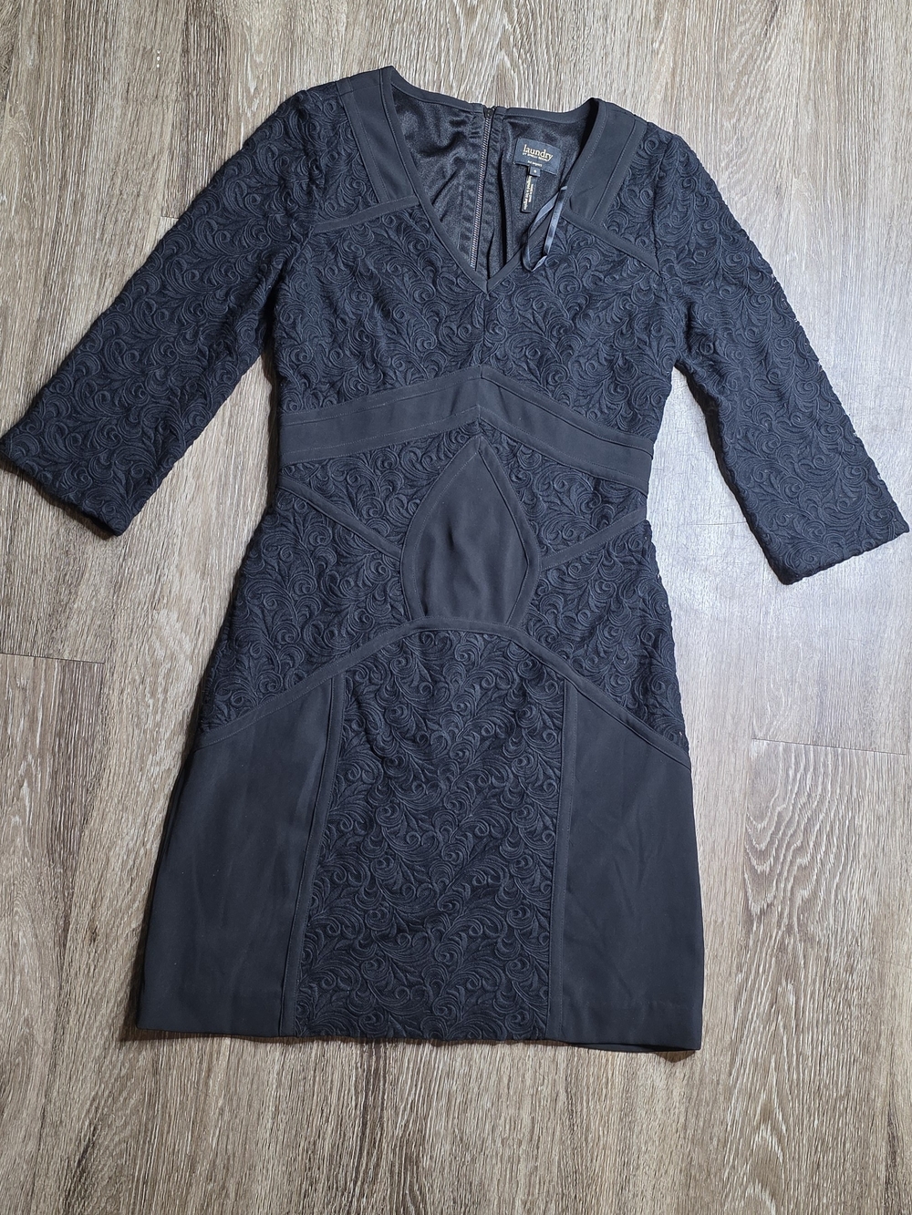 mini dress of the Laundry brand by Shelli Segal. Talla 6